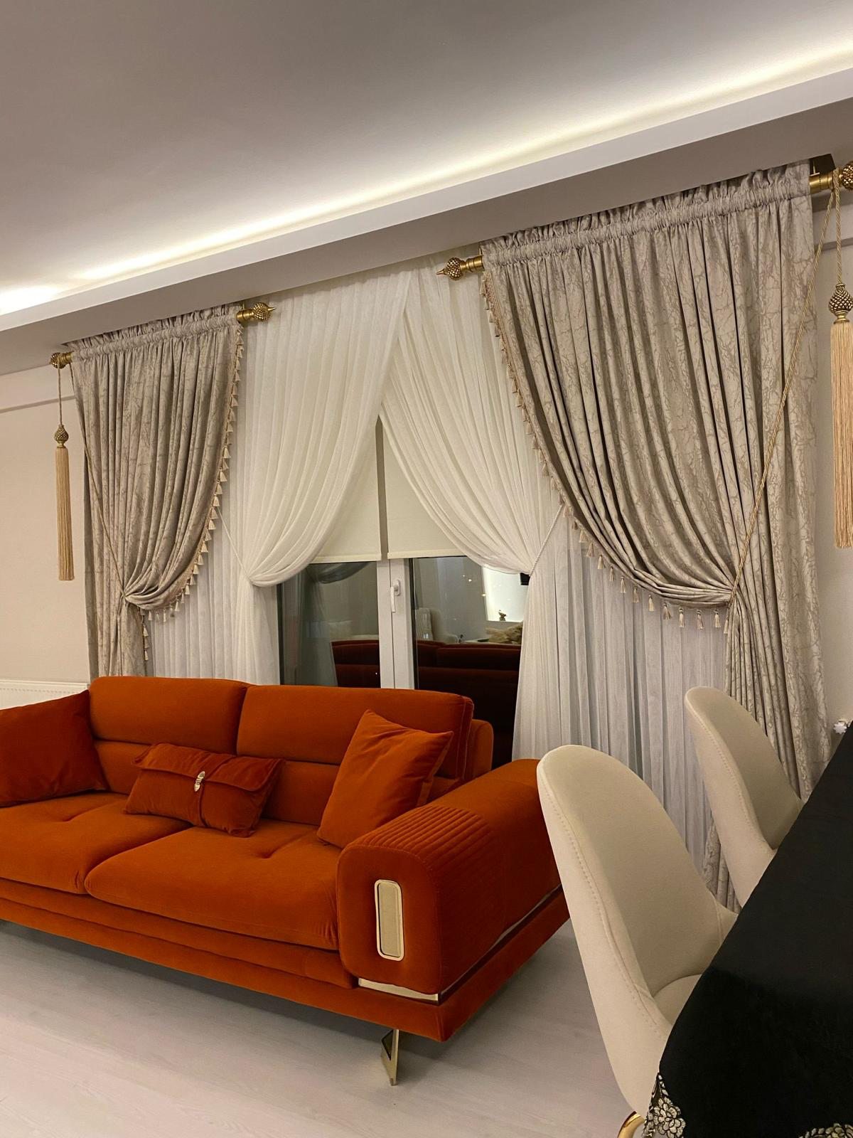 How long should curtains be? Curtain Length Guide